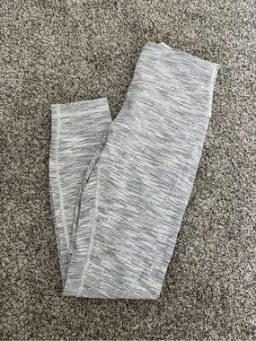 Lululemon Light Gray Space-Dye Leggings 7/8 length